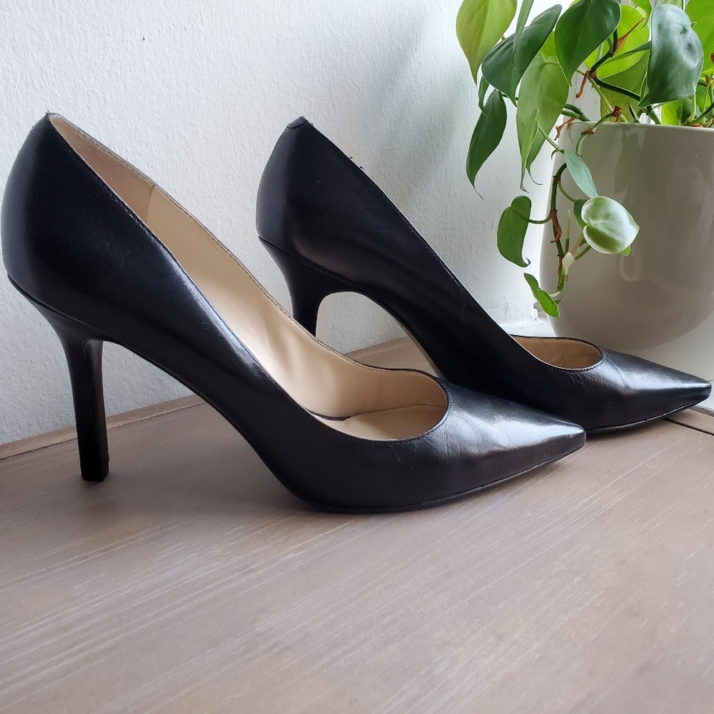 Nine West black leather pumps - 3.75 inch heel